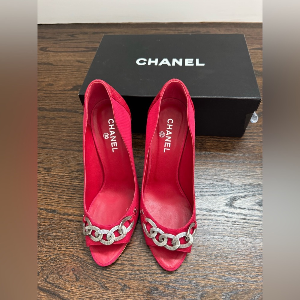 Chanel Red Canvas and Quilted Leather Chain Link Peep Toe Pumps